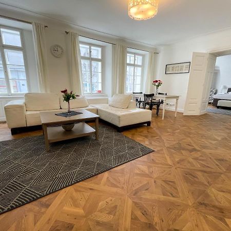 U Obecniho Dvora - Old Town Apartment プラハ エクステリア 写真