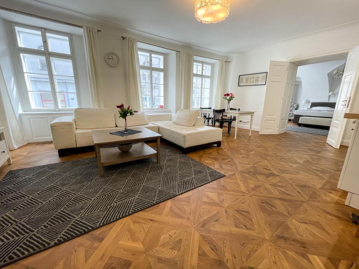 U Obecniho Dvora - Old Town Apartment プラハ エクステリア 写真