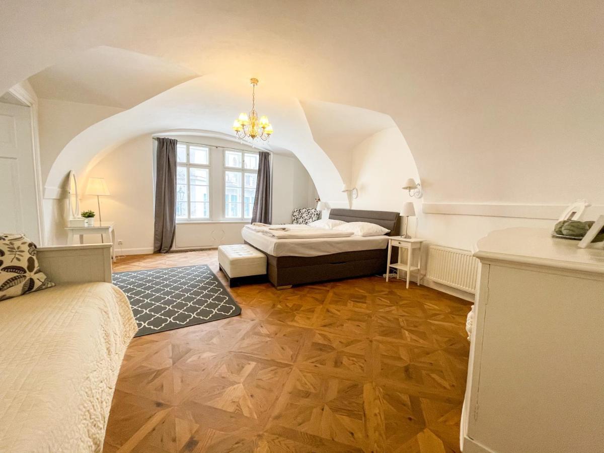 U Obecniho Dvora - Old Town Apartment プラハ エクステリア 写真