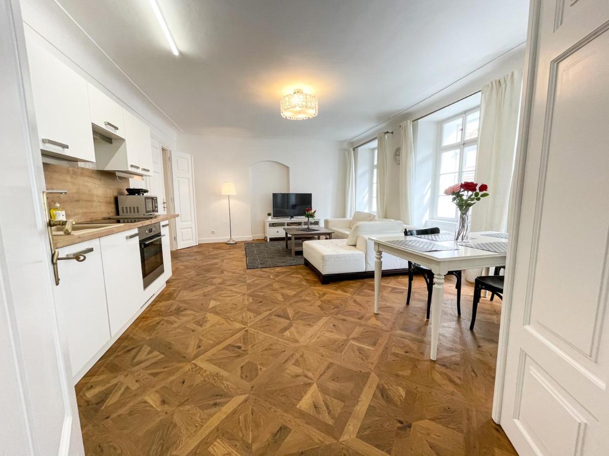 U Obecniho Dvora - Old Town Apartment プラハ エクステリア 写真